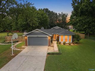 192 Chanel Drive, Huntsville, AL 35811