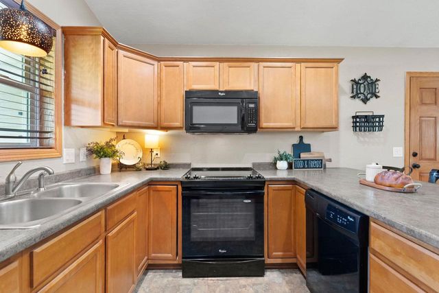 1136 MISTLETOE LANE, Winneconne, WI 54986