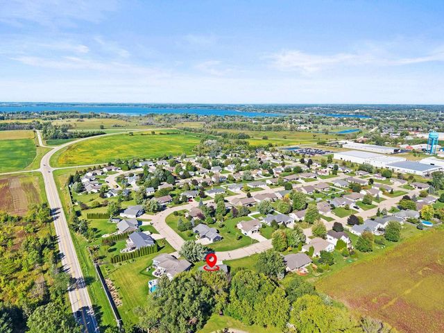 1136 MISTLETOE LANE, Winneconne, WI 54986