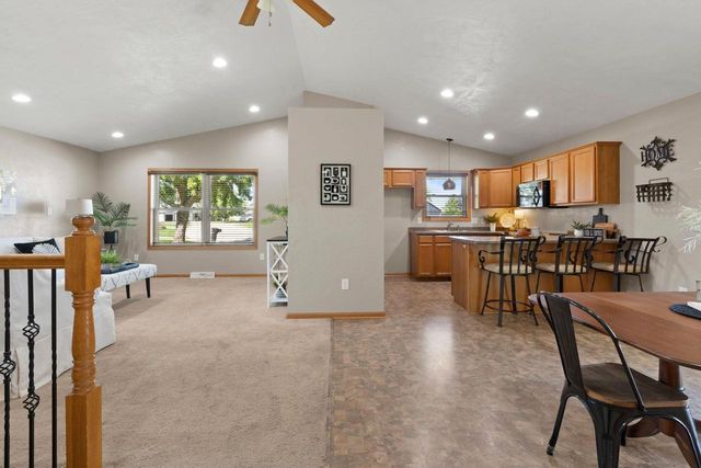 1136 MISTLETOE LANE, Winneconne, WI 54986