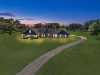 3113 Fm 1410 N, Winnie, TX 77665