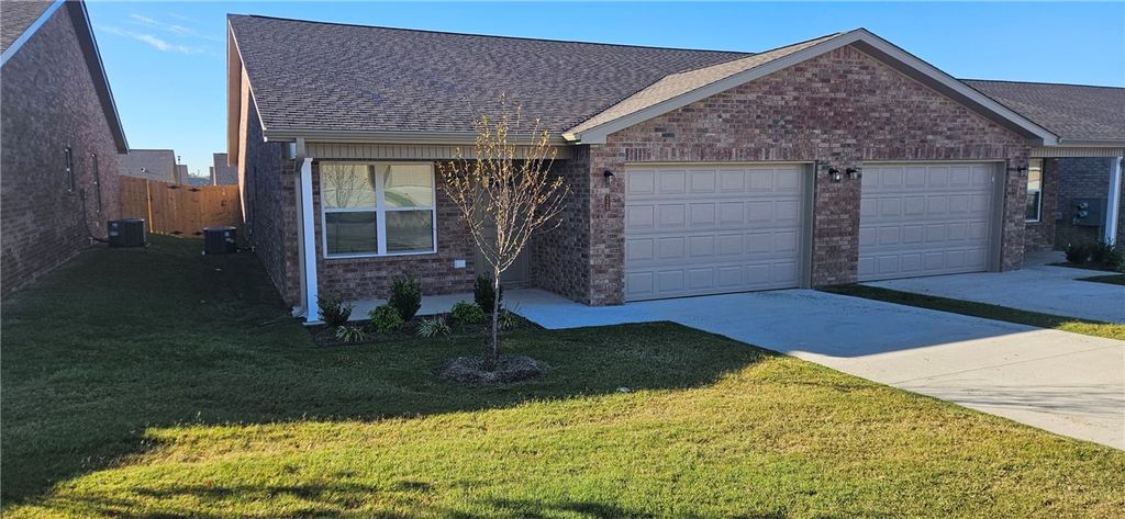 529 69th Avenue, Highfill, AR 72712