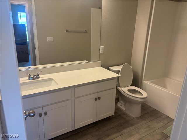 10205 Starlit Canyon Court, Las Vegas, NV 89141