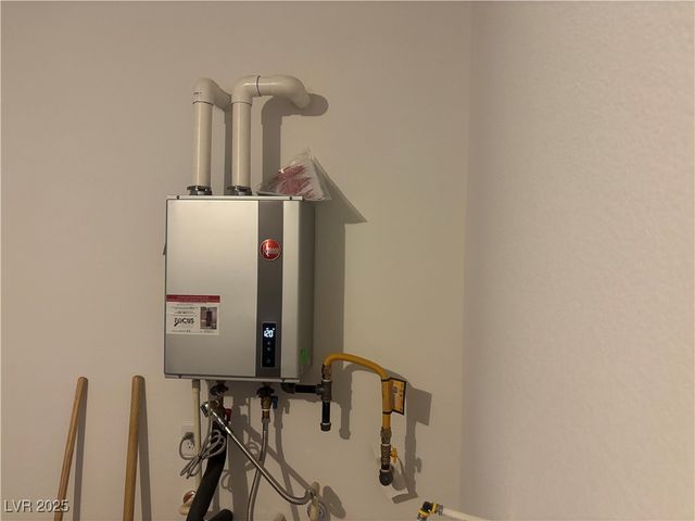 10205 Starlit Canyon Court, Las Vegas, NV 89141