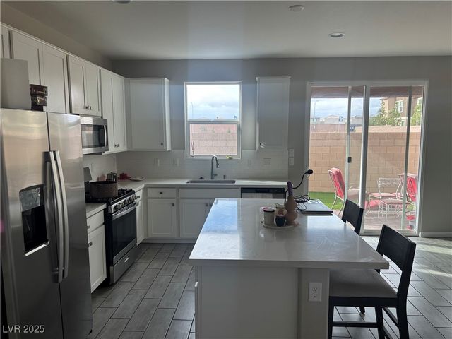 10205 Starlit Canyon Court, Las Vegas, NV 89141