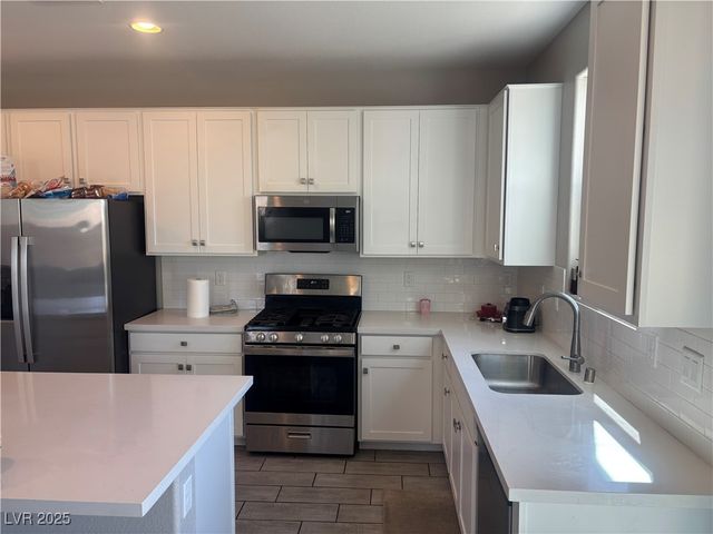 10205 Starlit Canyon Court, Las Vegas, NV 89141