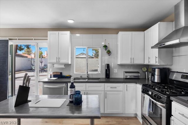 7205 Fenway Avenue, Las Vegas, NV 89147