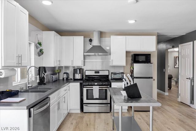 7205 Fenway Avenue, Las Vegas, NV 89147