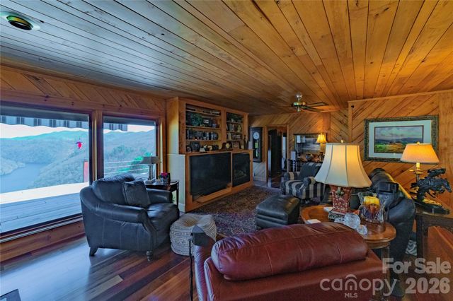369 Deals Gap Road, Robbinsville, NC 28771