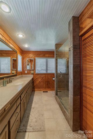 369 Deals Gap Road, Robbinsville, NC 28771