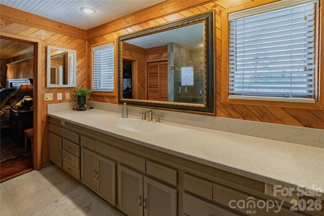 369 Deals Gap Road, Robbinsville, NC 28771