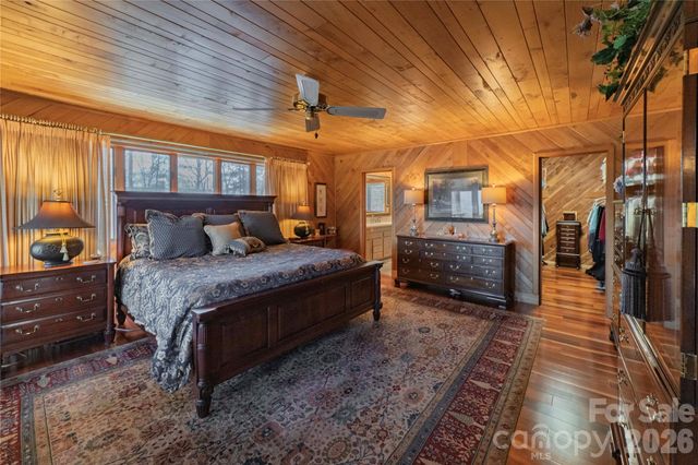 369 Deals Gap Road, Robbinsville, NC 28771