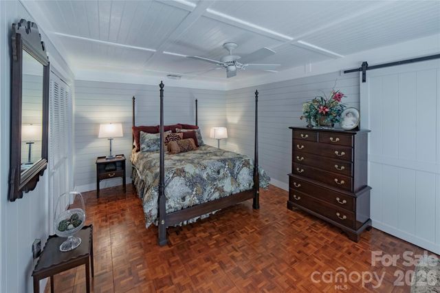 369 Deals Gap Road, Robbinsville, NC 28771