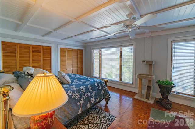 369 Deals Gap Road, Robbinsville, NC 28771
