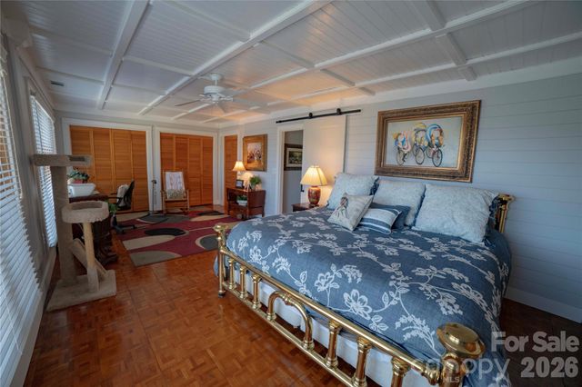 369 Deals Gap Road, Robbinsville, NC 28771