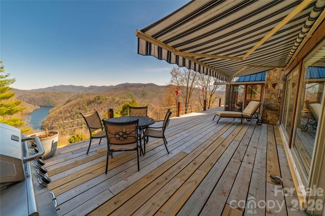 369 Deals Gap Road, Robbinsville, NC 28771