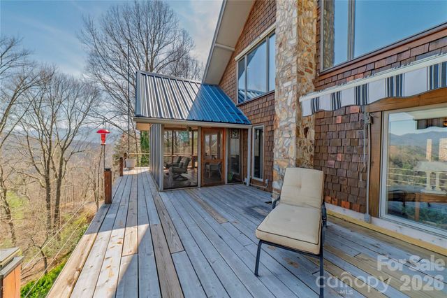 369 Deals Gap Road, Robbinsville, NC 28771