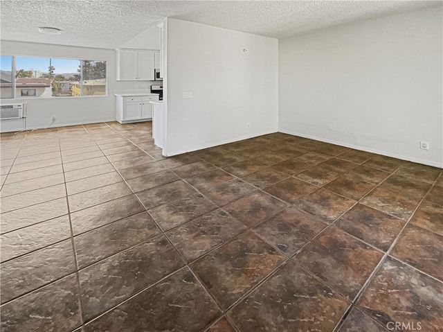 8800 Cedros 209, Panorama City, CA 91402