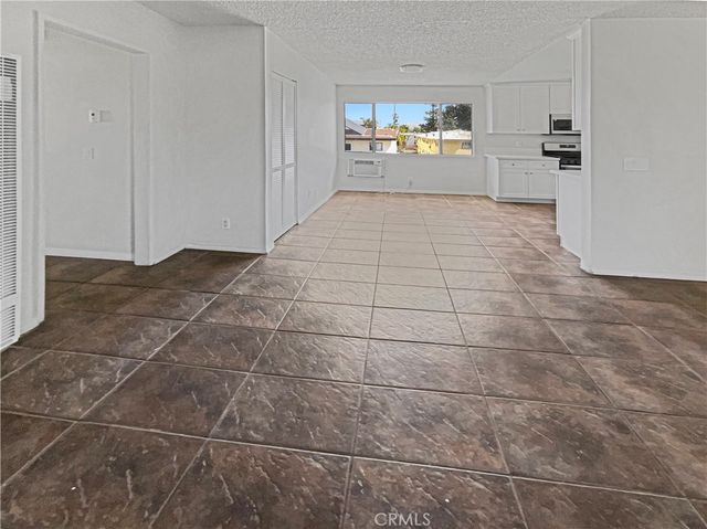 8800 Cedros 209, Panorama City, CA 91402
