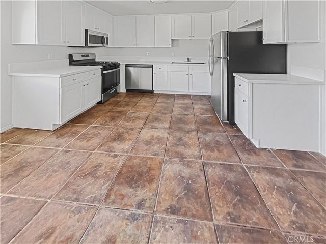 8800 Cedros 209, Panorama City, CA 91402