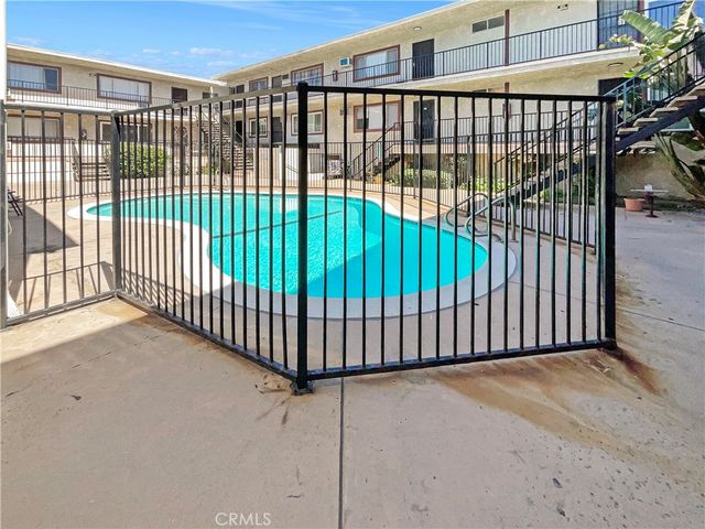 8800 Cedros 209, Panorama City, CA 91402