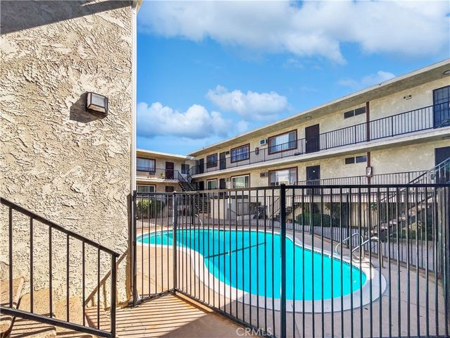 8800 Cedros 209, Panorama City, CA 91402