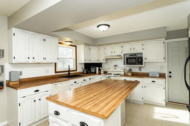 306 4th Avenue NE, Byron, MN 55920