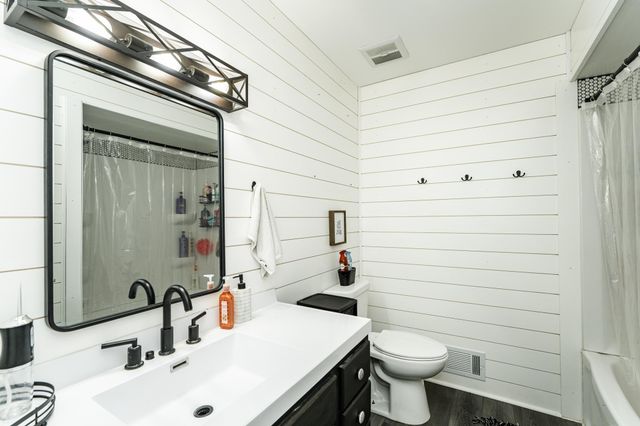 306 4th Avenue NE, Byron, MN 55920