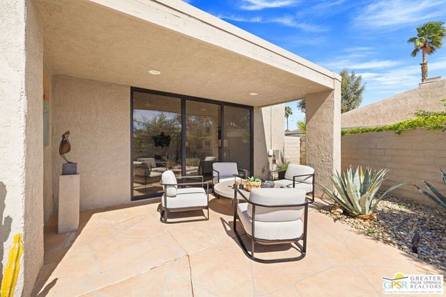 997 N Sundance Circle, Palm Springs, CA 92262