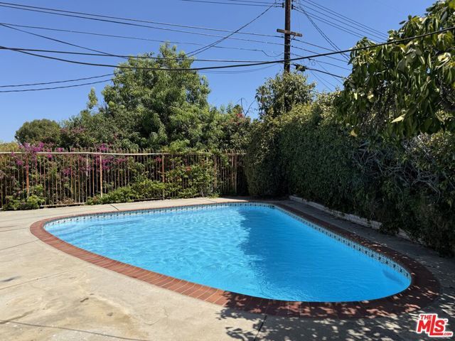 6417 Wystone Avenue, Los Angeles, CA 91335