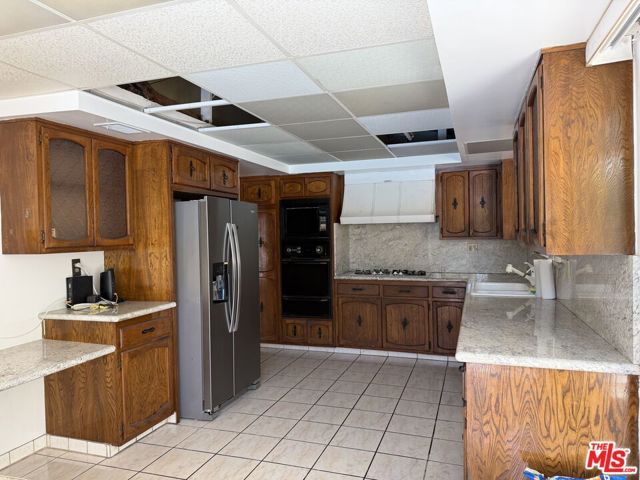 6417 Wystone Avenue, Los Angeles, CA 91335