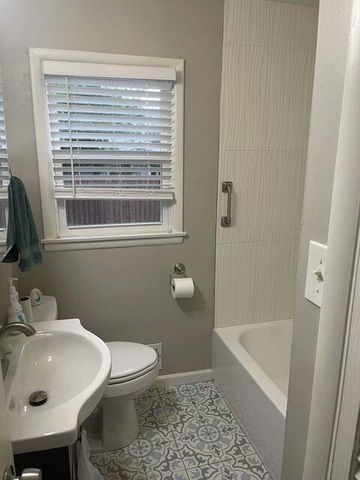 506 E 91st Terrace, Kansas City, MO 64131