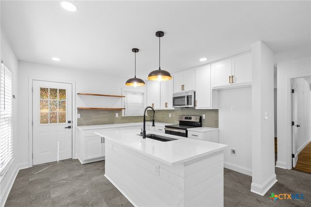 1110 Buena Vista Avenue, Victoria, TX 77901