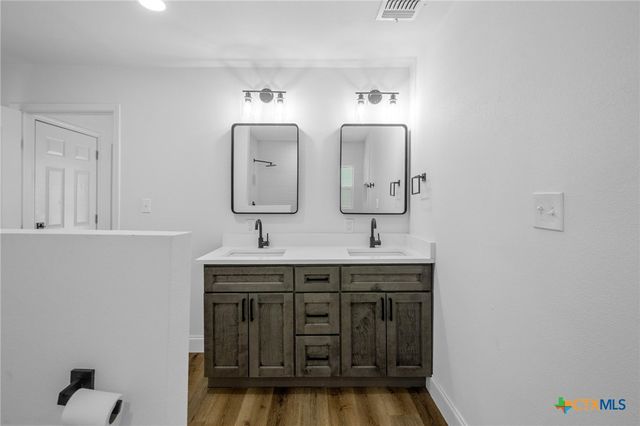 1110 Buena Vista Avenue, Victoria, TX 77901