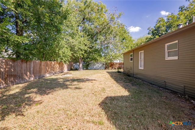 1110 Buena Vista Avenue, Victoria, TX 77901