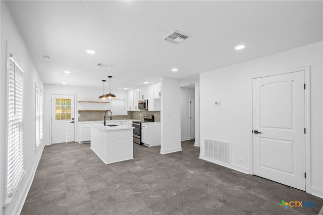 1110 Buena Vista Avenue, Victoria, TX 77901