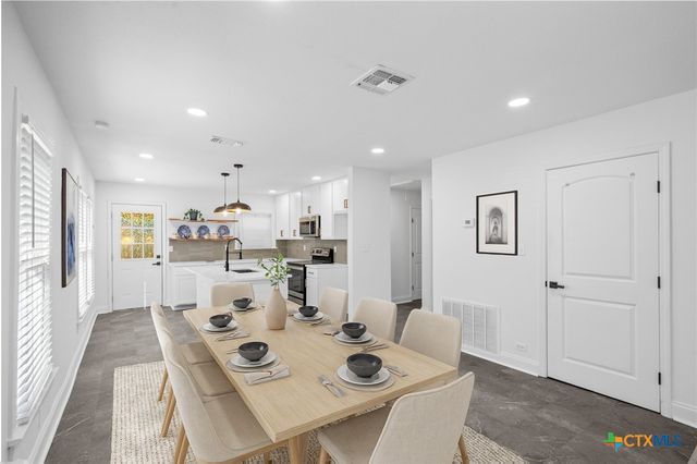 1110 Buena Vista Avenue, Victoria, TX 77901