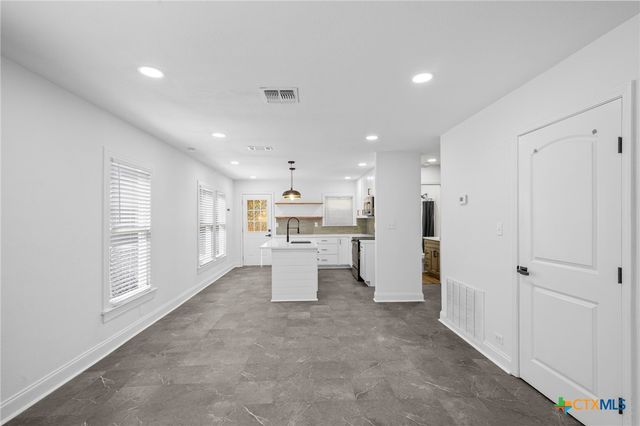 1110 Buena Vista Avenue, Victoria, TX 77901