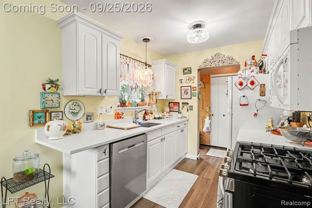 3222 Woodland Avenue, Royal Oak, MI 48073
