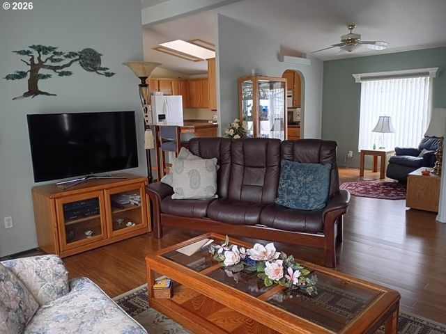 2490 BLUE BOY Ln, Eugene, OR 97404