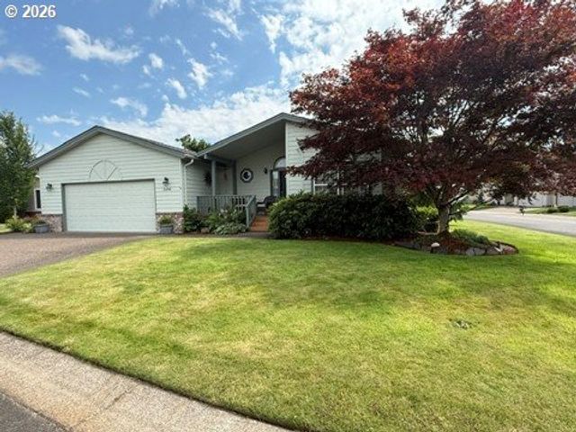 2490 BLUE BOY Ln, Eugene, OR 97404