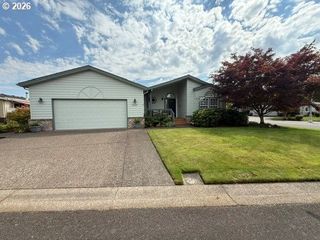 2490 BLUE BOY Ln, Eugene, OR 97404