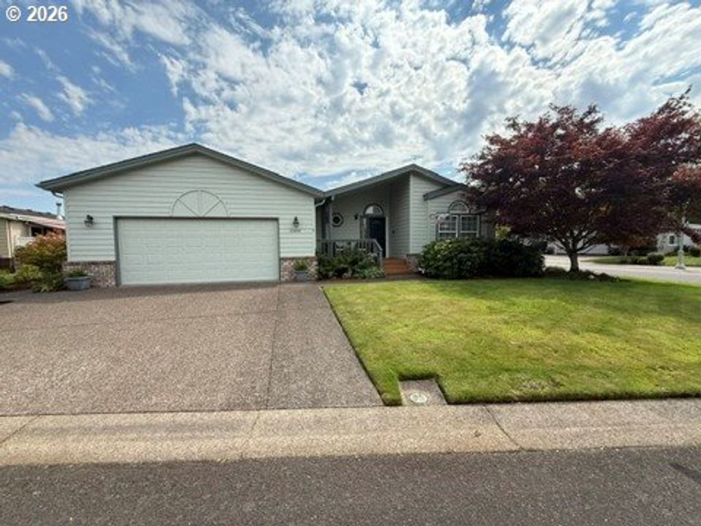 2490 BLUE BOY Ln, Eugene, OR 97404