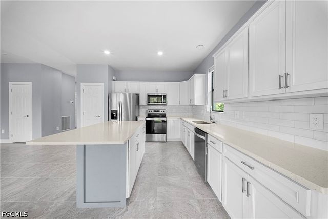 3685 E hampton CIR, Alva, FL 33920