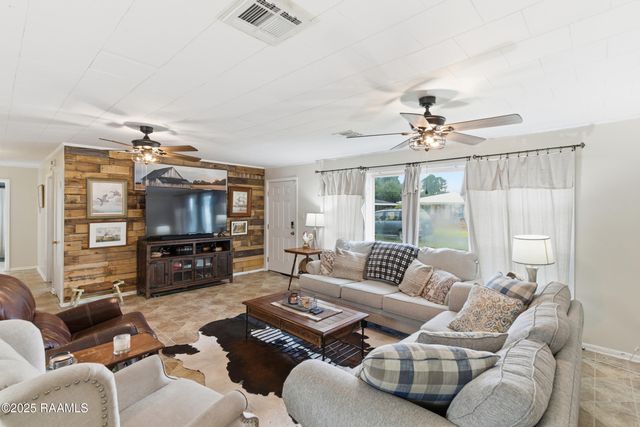 227 Brick Street, Breaux Bridge, LA 70517