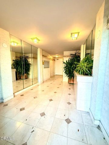 1811 Manning 201, Los Angeles, CA 90025