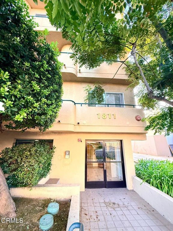 1811 Manning 201, Los Angeles, CA 90025