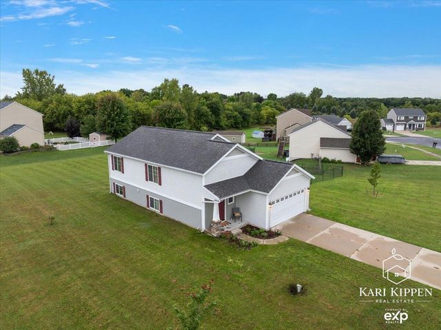 1698 Trent Ridge Court, Cedar Springs, MI 49319