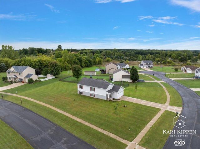 1698 Trent Ridge Court, Cedar Springs, MI 49319