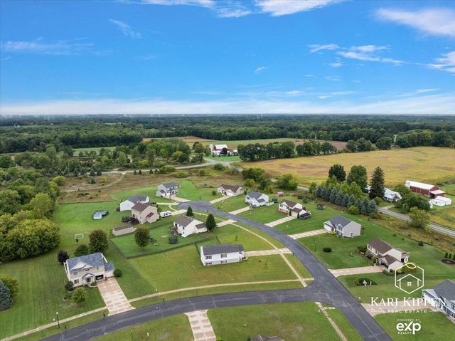 1698 Trent Ridge Court, Cedar Springs, MI 49319